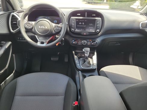 Certified 2025 Kia Soul LX FWD image 15