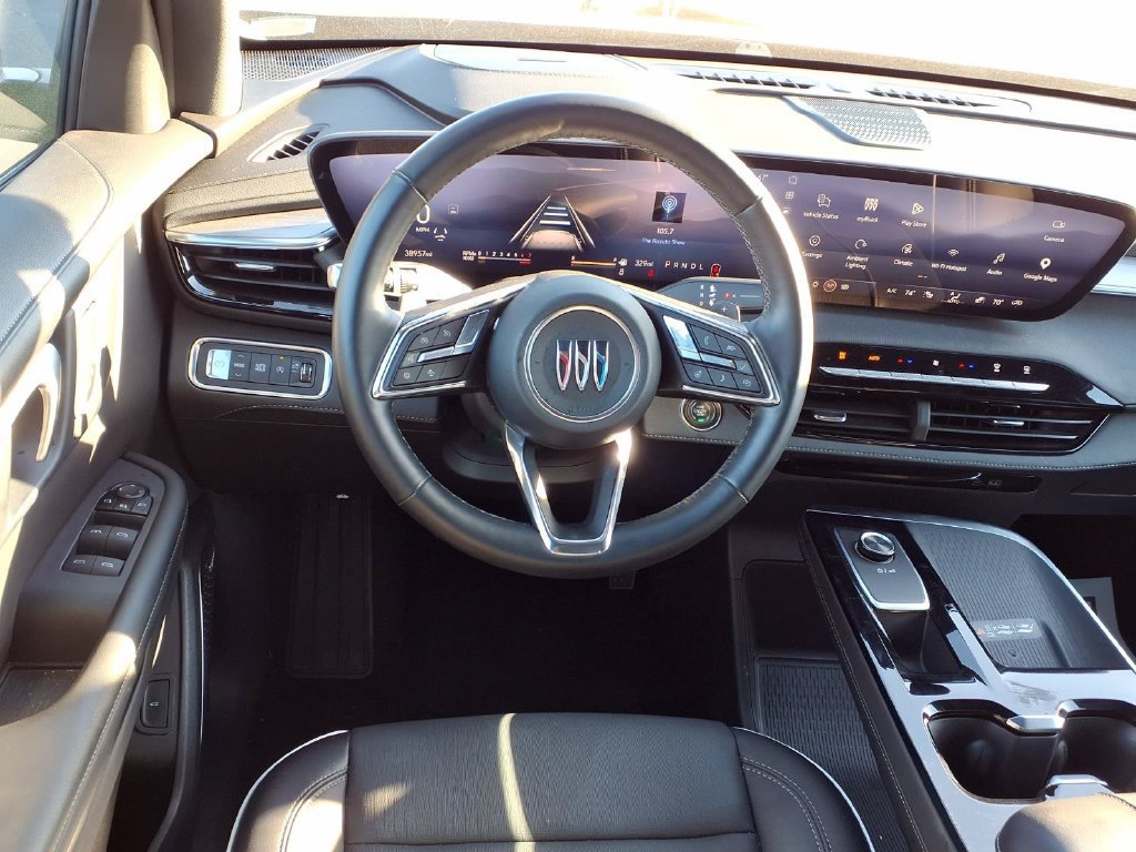Used 2025 Buick Enclave Preferred FWD image 4