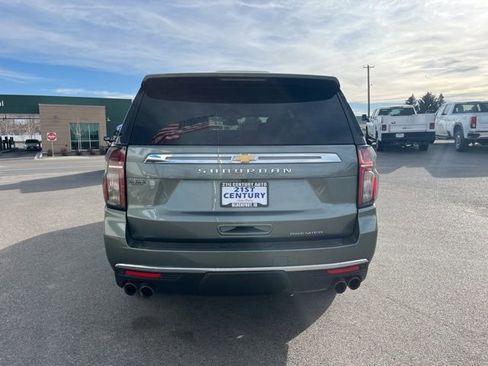 Used 2023 Chevrolet Suburban Premier image 9