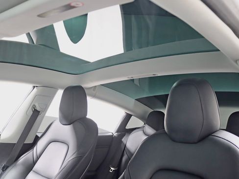 Used 2018 Tesla Model 3 Long Range image 30