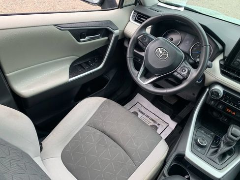 Used 2021 Toyota RAV4 XLE w/ Convenience Package AWD/4WD image 24
