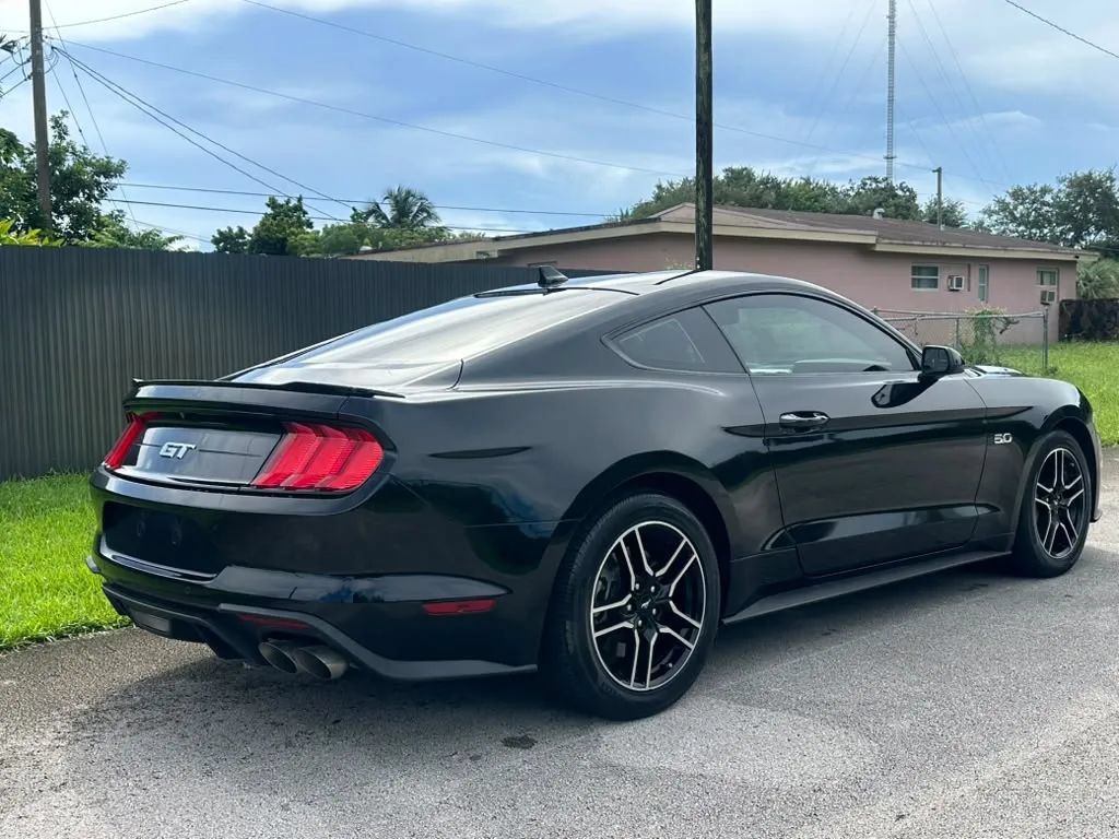 Used 2020 Ford Mustang GT RWD image 4