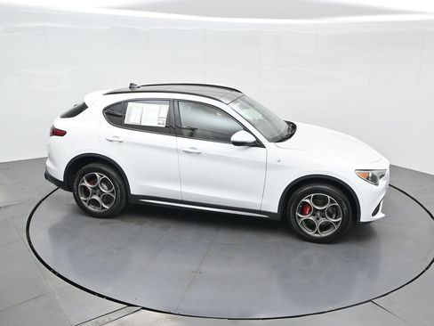 Used 2022 Alfa Romeo Stelvio Ti image 52