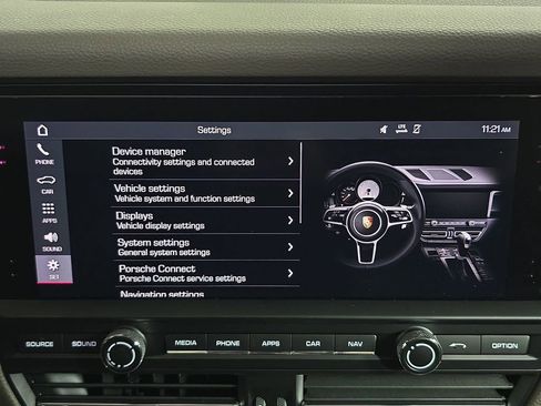 Certified 2019 Porsche Macan image 17