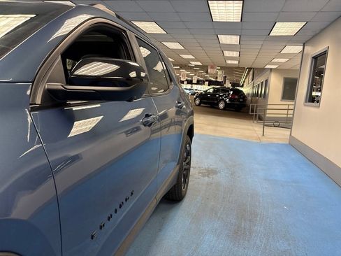 New 2026 Chevrolet Equinox RS w/ Convenience Package III FWD image 18