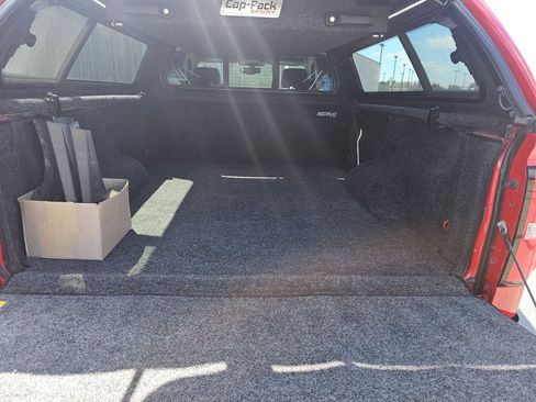 Used 2015 GMC Sierra 1500 SLT w/ SLT Preferred Package AWD/4WD image 9