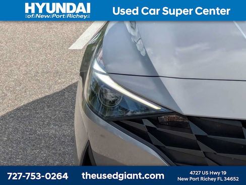 Used 2023 Hyundai Elantra SE FWD image 9