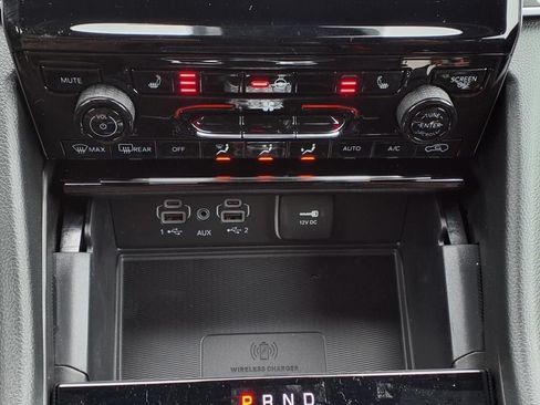 Used 2025 Jeep Grand Cherokee Laredo X w/ Luxury Tech Group I AWD/4WD image 17