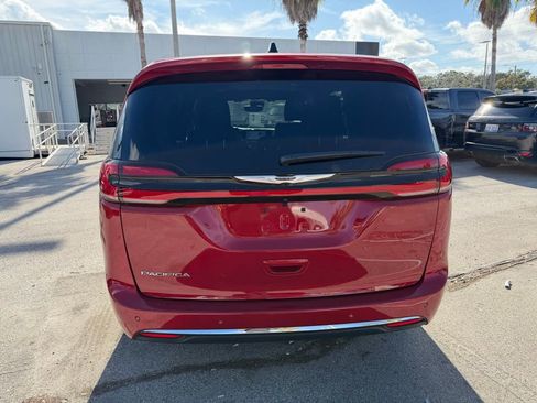 New 2026 Chrysler Pacifica Select FWD image 5