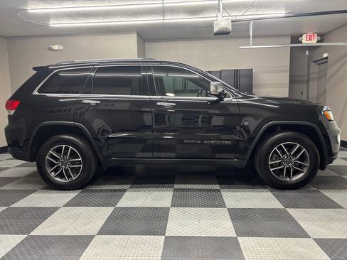 Used 2019 Jeep Grand Cherokee Limited AWD/4WD image 6