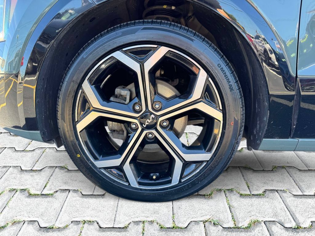Certified 2023 Kia Niro EX Touring FWD image 8