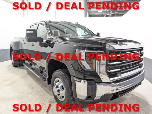 Used 2024 GMC Sierra 3500 SLE image 1