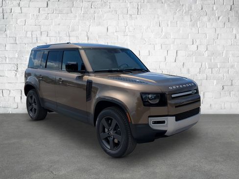 New 2025 Land Rover Defender 110 S image 8