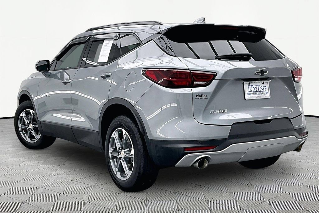 Used 2024 Chevrolet Blazer LT w/ Convenience Package FWD image 13