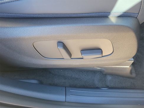 New 2026 Kia Carnival EX image 9