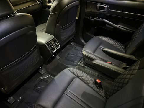 Certified 2022 Kia Sorento SX image 11