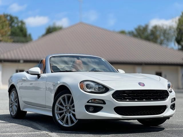 Used 2019 FIAT 124 Spider Lusso w/ Navigation & Sound Group RWD image 11