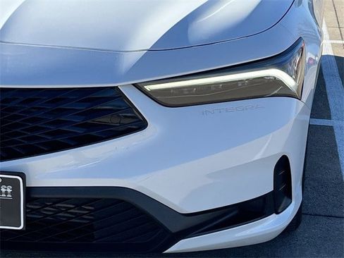 Certified 2025 Acura Integra Base image 9
