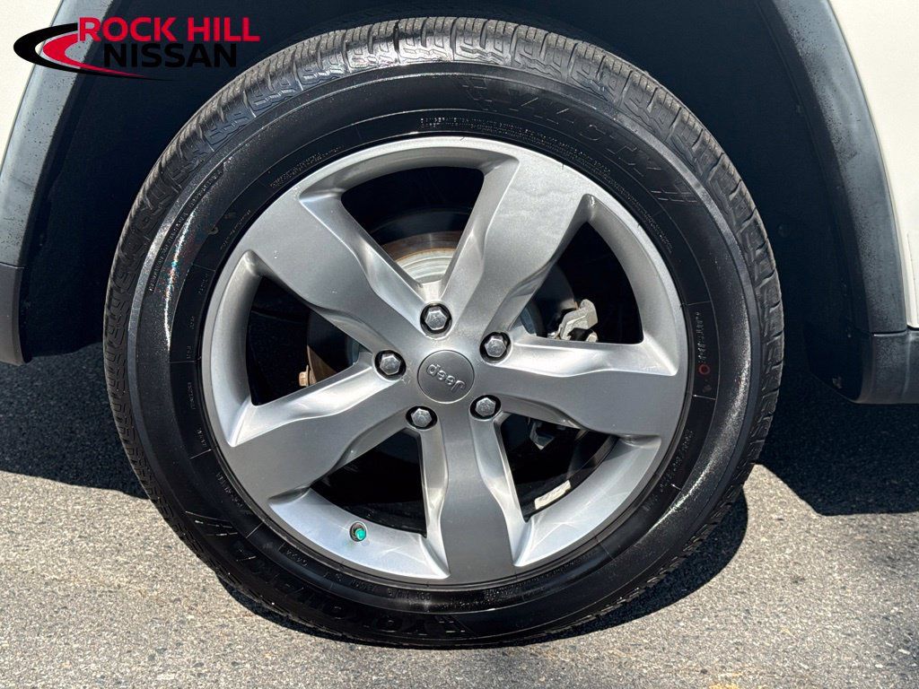 Used 2012 Jeep Grand Cherokee Overland AWD/4WD image 10