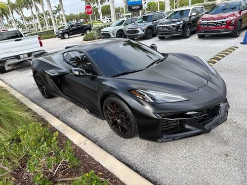 Used 2024 Chevrolet Corvette Z06 RWD image 2