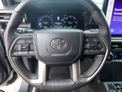 Used 2024 Toyota Tacoma Limited w/ Limited Package (LT) AWD/4WD image 15