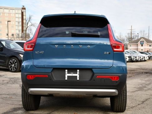 Certified 2025 Volvo XC40 B5 Plus image 6