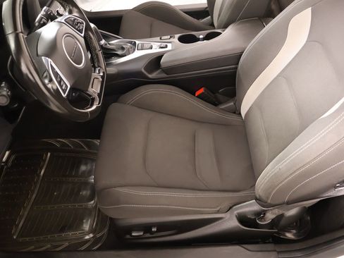 Used 2023 Chevrolet Camaro LT RWD image 10