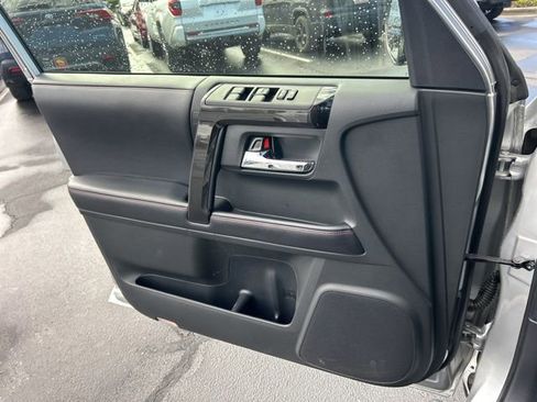 Used 2018 Toyota 4Runner TRD Off-Road Premium image 27