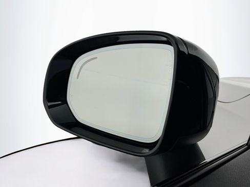 Used 2025 Volvo XC60 B5 Plus image 16