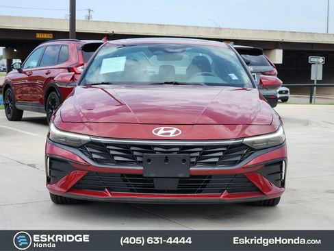 Used 2024 Hyundai Elantra SEL w/ Convenience Package FWD image 2