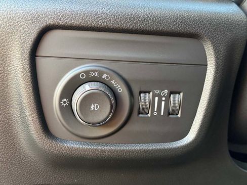 New 2025 Jeep Grand Cherokee L Limited w/ Luxury Tech Group II image 33