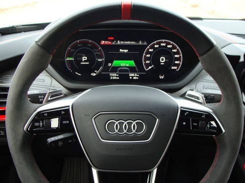 Used 2023 Audi RS e-tron GT Base image 14