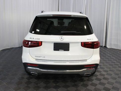 New 2025 Mercedes-Benz GLB 250 4MATIC image 5