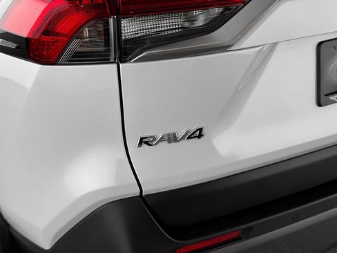 Used 2020 Toyota RAV4 Limited image 39
