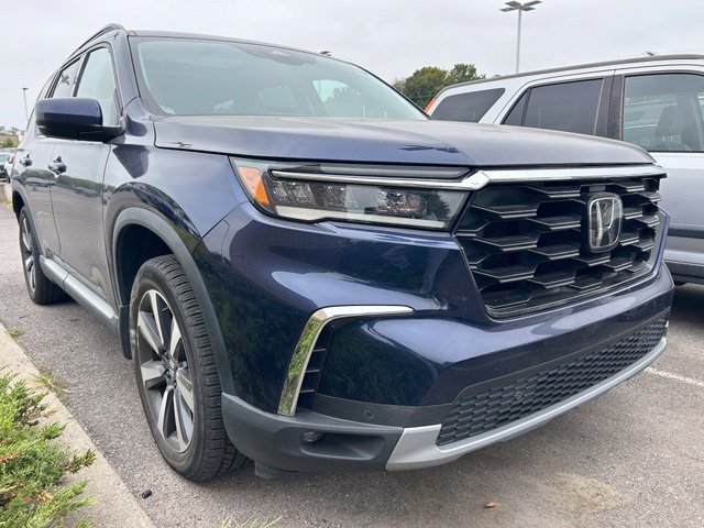 Used 2023 Honda Pilot Touring image 2