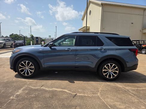 New 2026 Ford Explorer ST-Line w/ Premium Package RWD image 8