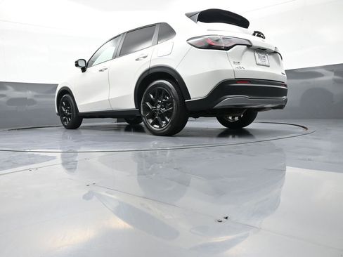 Certified 2024 Honda HR-V Sport image 30