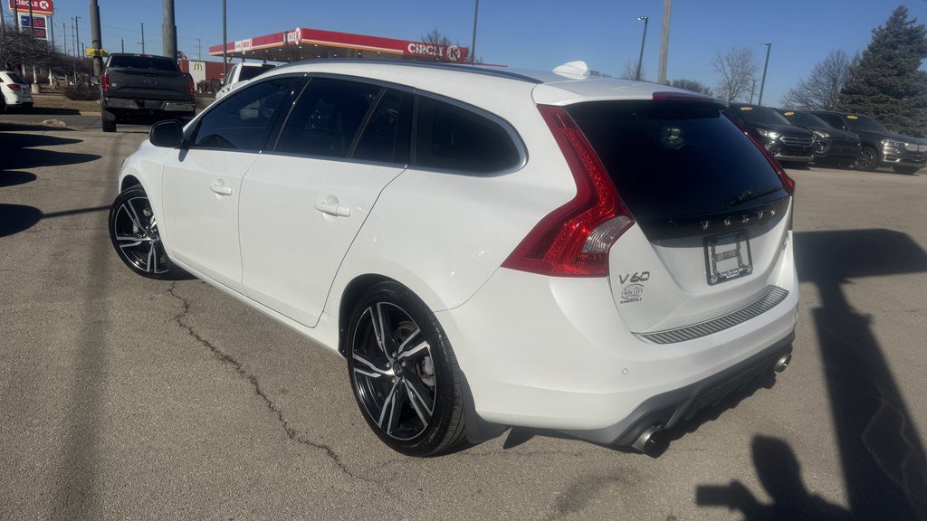 Used 2017 Volvo V60 T6 R-Design Platinum w/ Climate Package AWD/4WD image 6