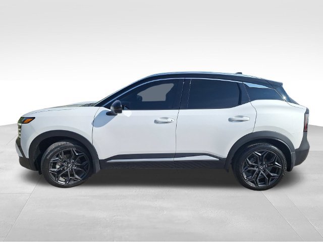 Certified 2025 Nissan Kicks SR w/ SR Premium Package AWD/4WD image 5