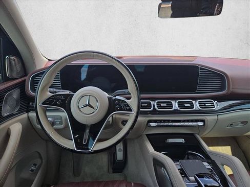 Used 2025 Mercedes-Benz Maybach GLS 600 4MATIC image 18