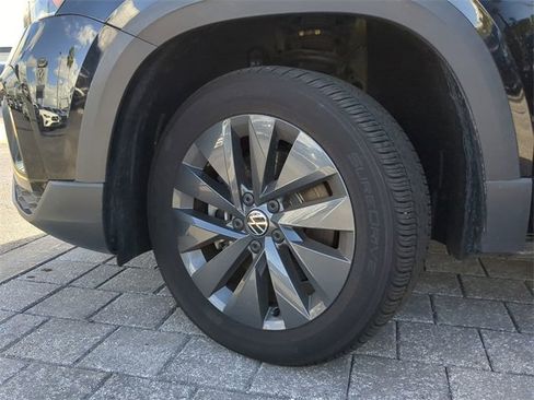 Certified 2024 Volkswagen Taos S image 30