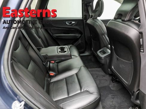 Used 2023 Volvo XC60 B5 Core image 23