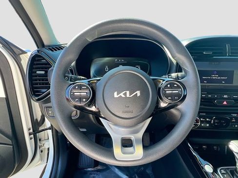 Used 2023 Kia Soul S image 91