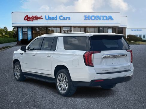 Used 2021 GMC Yukon XL SLT w/ SLT Premium Package image 3