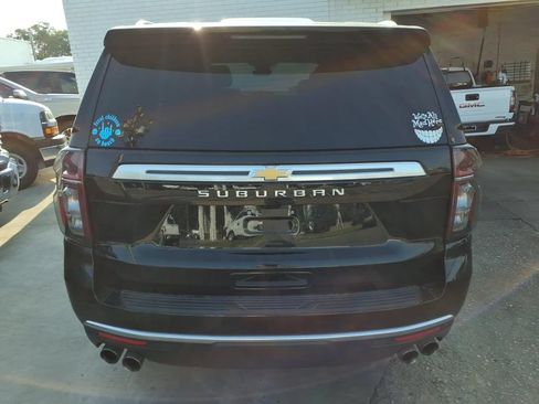 Used 2024 Chevrolet Suburban High Country AWD/4WD image 4