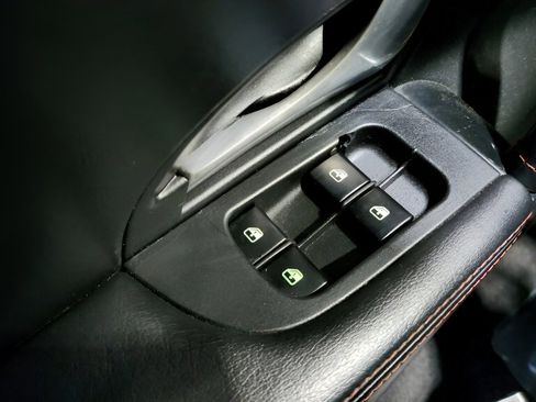 Used 2014 Maserati GranTurismo Convertible image 21