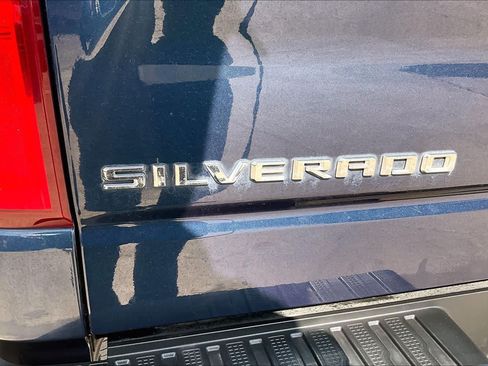 Used 2019 Chevrolet Silverado 1500 Custom w/ Custom Convenience Package AWD/4WD image 31