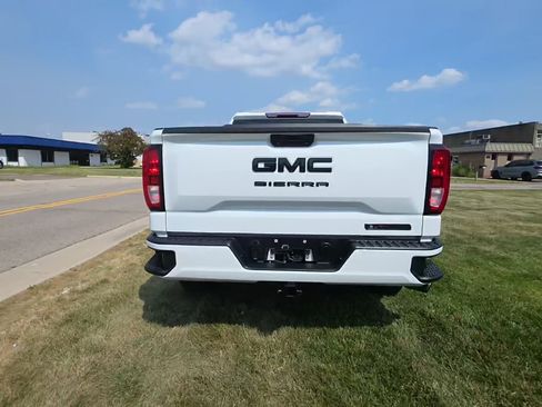 Used 2019 GMC Sierra 1500 Elevation w/ Elevation Value Package AWD/4WD image 5