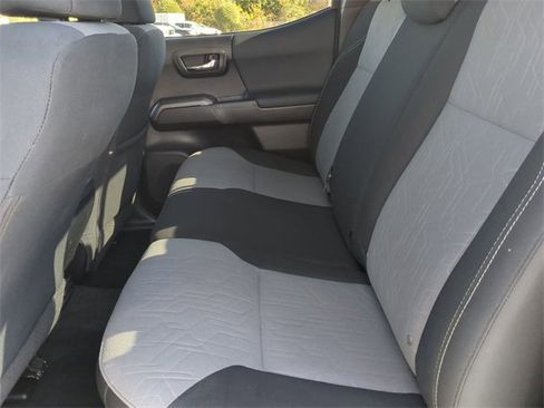 Used 2020 Toyota Tacoma TRD Sport image 14