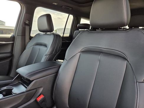 New 2026 Jeep Grand Cherokee L Limited w/ Limited Altitude Package AWD/4WD image 23